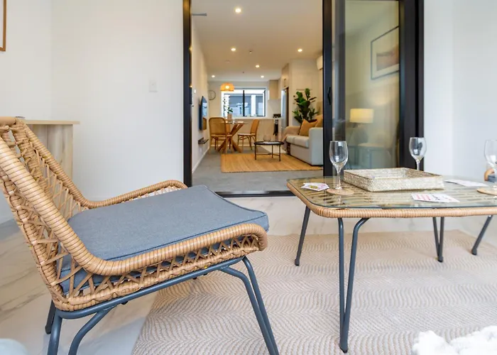 In The Heart Of It All: 2 Bed Cbd Townhouse