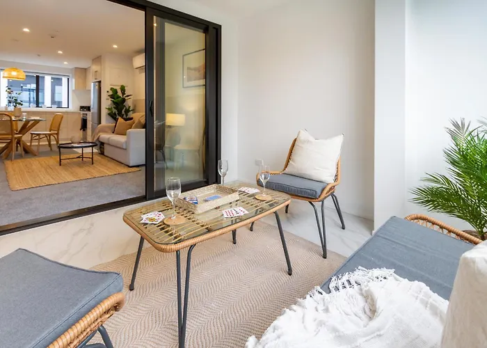 In The Heart Of It All: 2 Bed Cbd Townhouse
